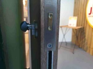 unlocked door door lock locksmith